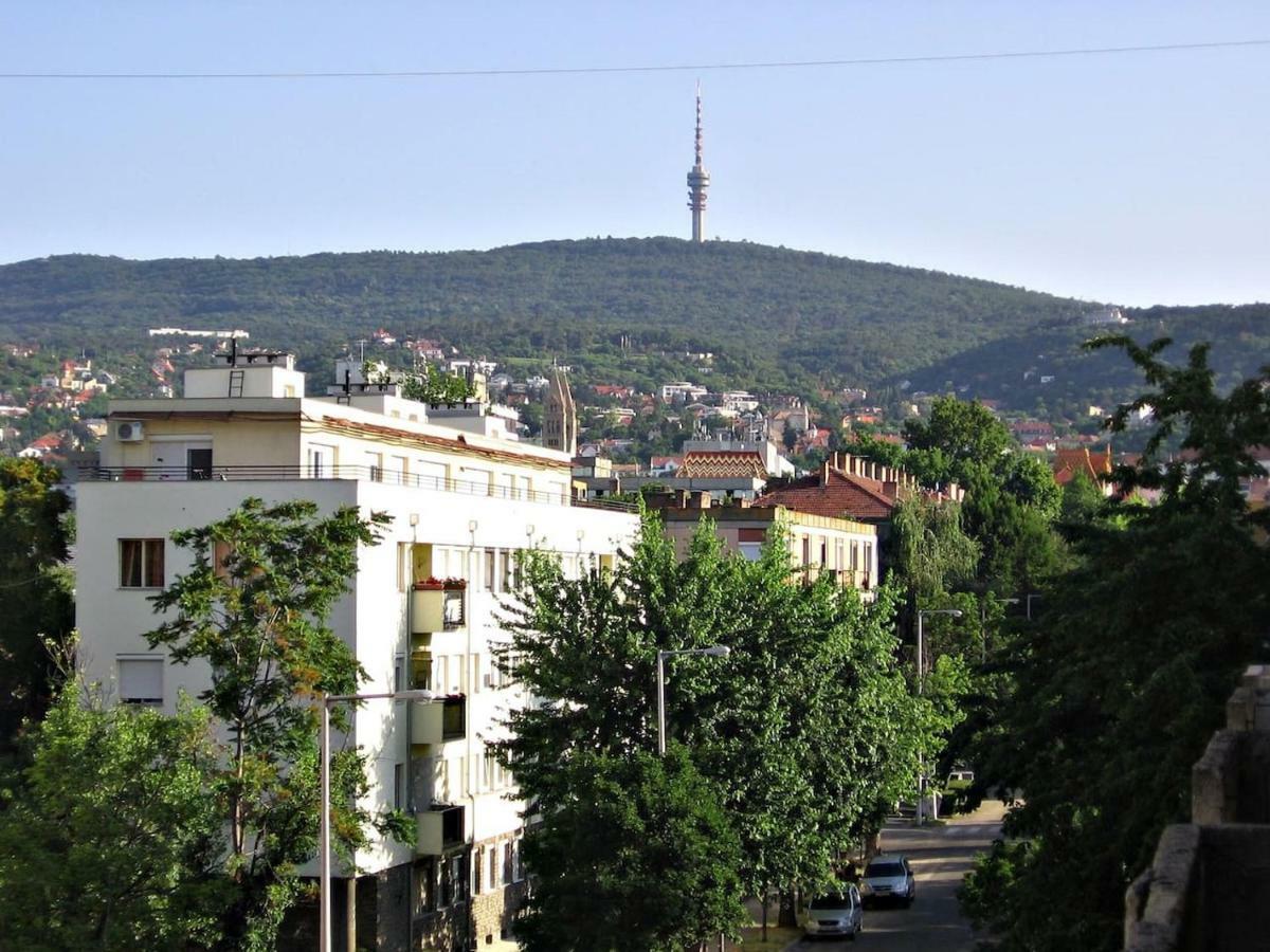 Startpont Apartman Pecs Bagian luar foto