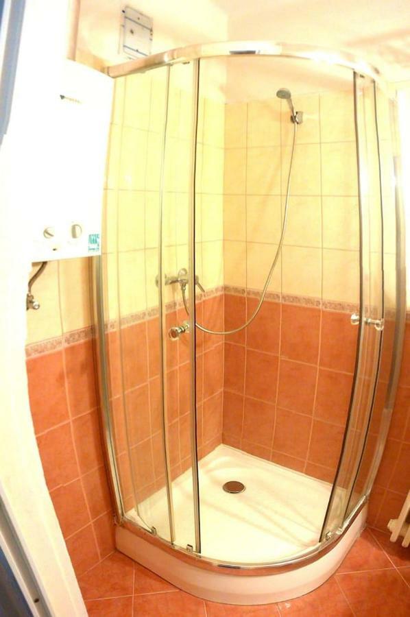 Startpont Apartman Pecs Bagian luar foto